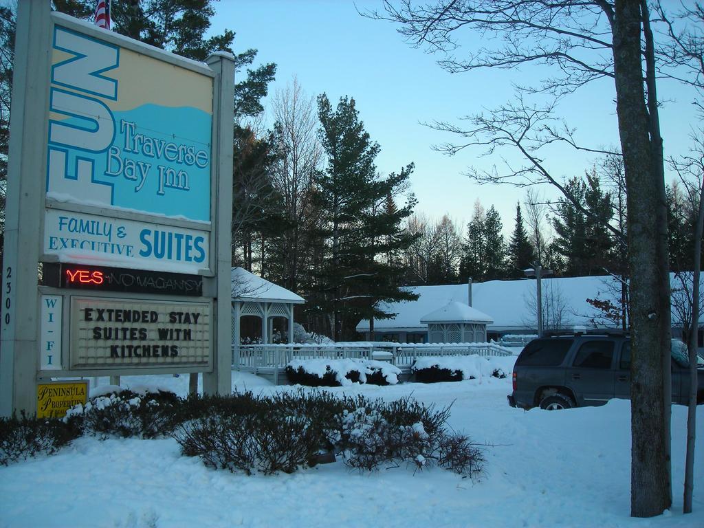 Traverse Bay Inn Traverse Stadt Exterior foto