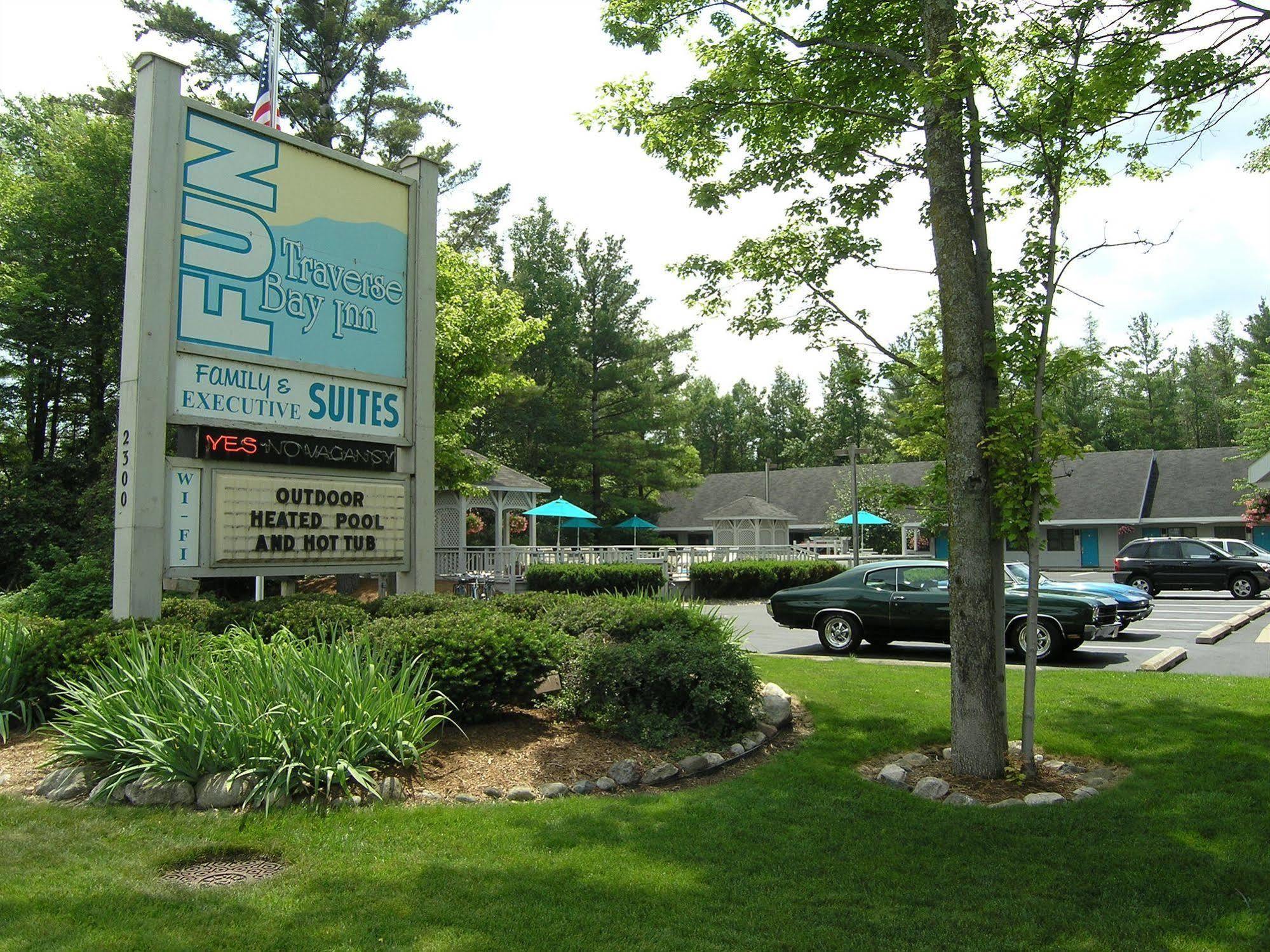Traverse Bay Inn Traverse Stadt Exterior foto